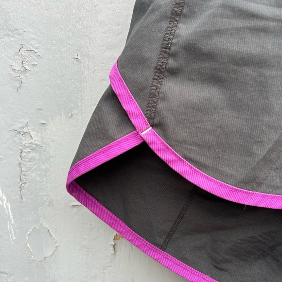 Lululemon Purple Black Turbo Run Shorts, size 4 - Picture 8 of 12